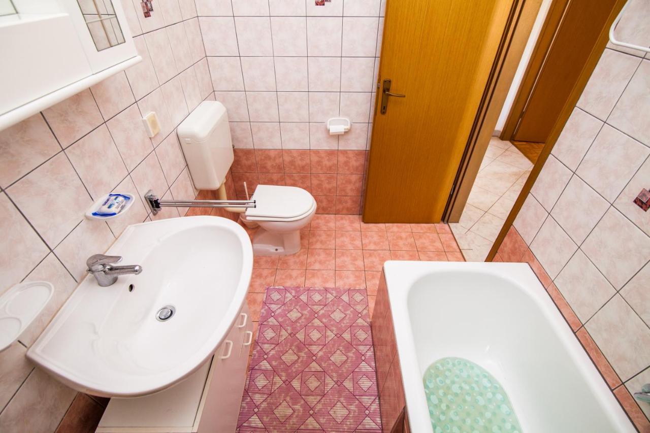 Apartman Kristina Apartment บานโจเล ภายนอก รูปภาพ