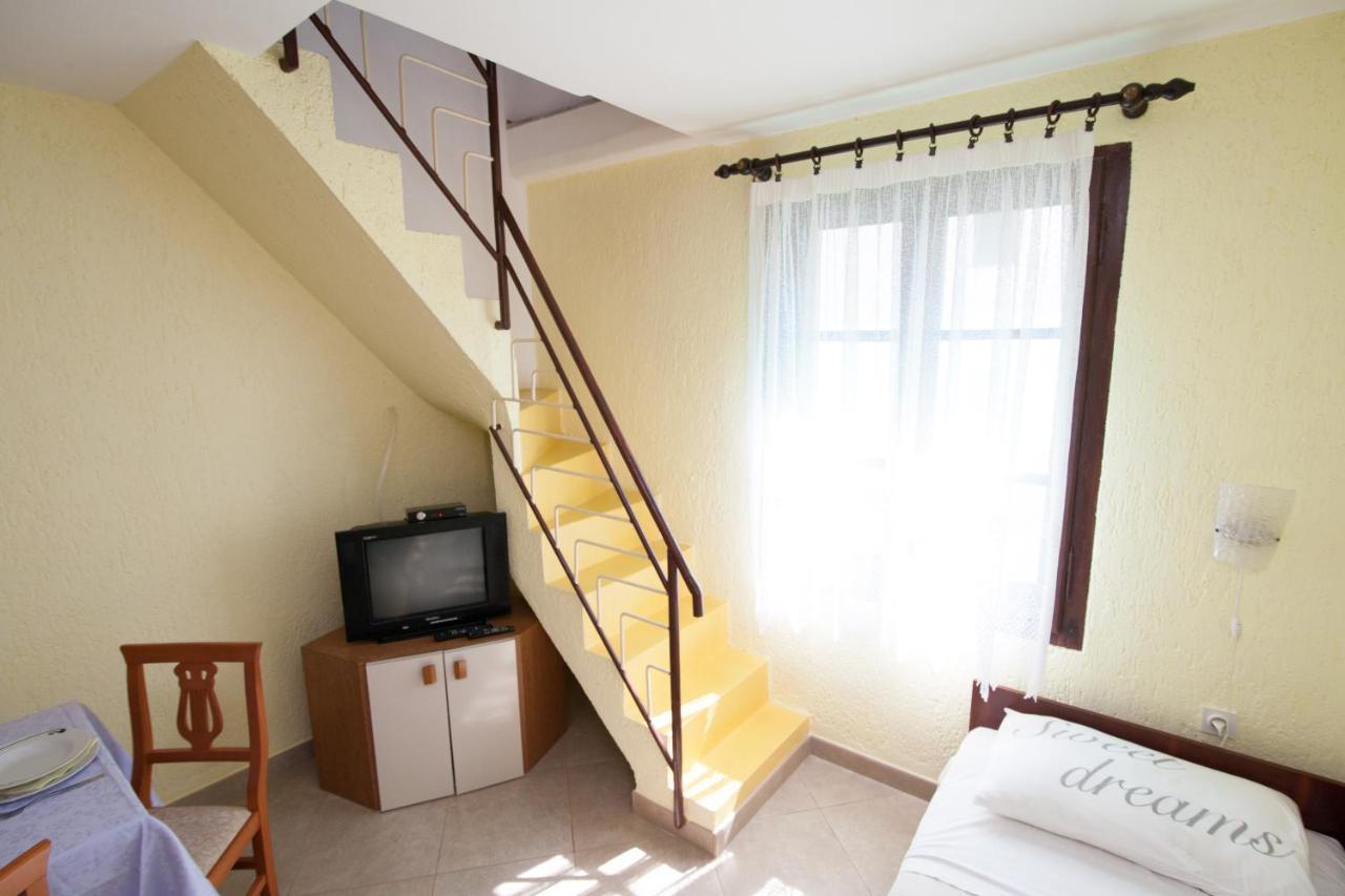 Apartman Kristina Apartment บานโจเล ภายนอก รูปภาพ