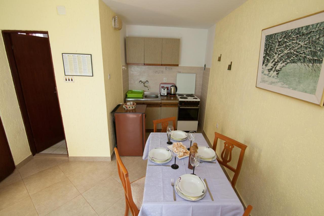 Apartman Kristina Apartment บานโจเล ภายนอก รูปภาพ